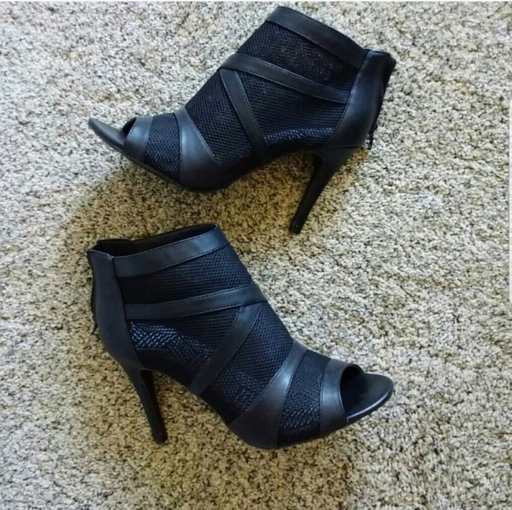 SUPER SEXY! Rampage 8.5 heels